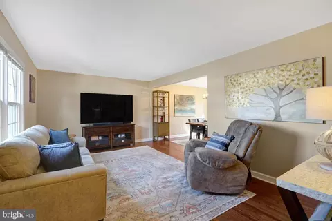 Entry Way - 6439 Bowie Dr, Springfield, VA 22150 photo 4 of 4