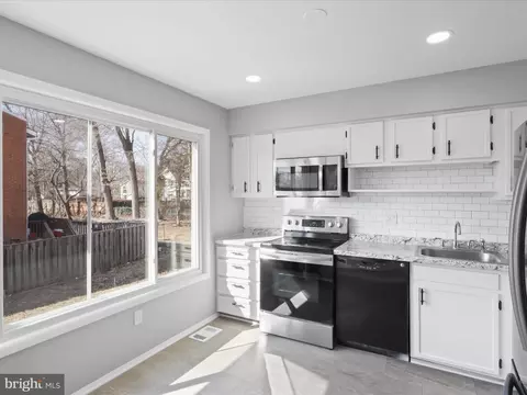 6840 Clowser Ct, Springfield, VA 22150 photo 4