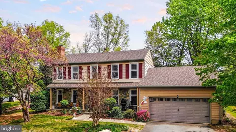 5602 Euphrates Ct, Centreville, VA 20120