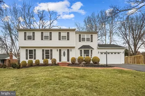 13606 Floris St, Herndon, VA 20171