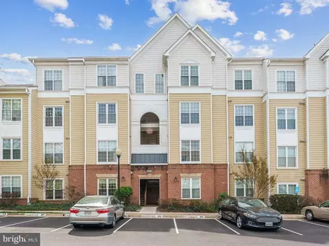 2103 Highcourt Ln #303, Herndon, VA 20170