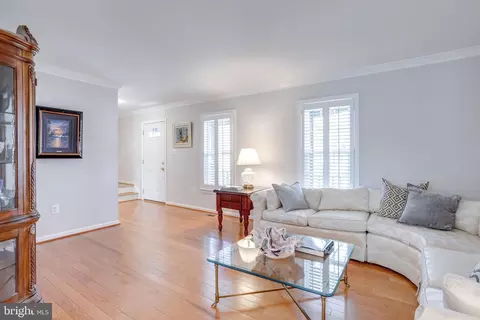 7447 Quincy Hall Ct, Springfield, VA 22153 photo 9