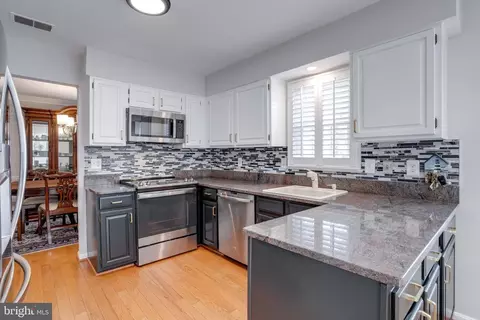 7447 Quincy Hall Ct, Springfield, VA 22153 photo 16