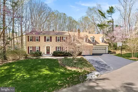 2804 Bree Hill Rd, Oakton, VA 22124