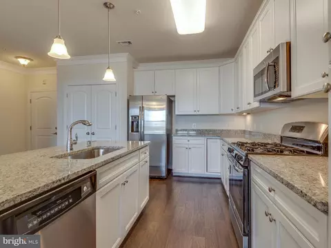 13722 Neil Armstrong Ave #507, Herndon, VA 20171