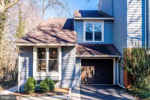 1609 Apricot Ct, Reston, VA 20190