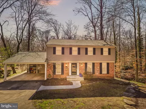 4614 Quarter Charge Dr, Annandale, VA 22003