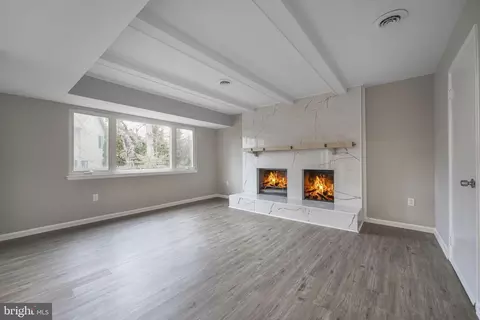 Living - 5943 Hall St, Springfield, VA 22152 photo 1 of 4