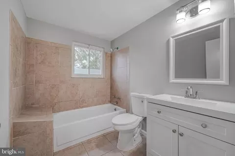 Entry Way - 5943 Hall St, Springfield, VA 22152 photo 2 of 2