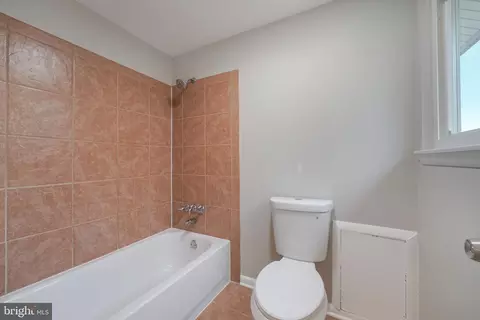 Bath - 5943 Hall St, Springfield, VA 22152 photo 1 of 1