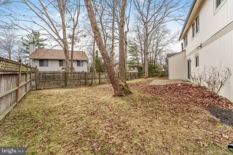 Exterior - 5943 Hall St, Springfield, VA 22152 photo 2 of 3
