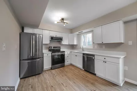 Kitchen - 5943 Hall St, Springfield, VA 22152 photo 1 of 1