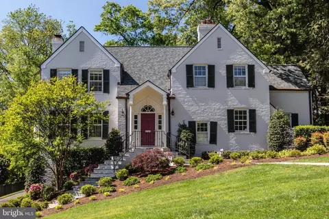 1911 Belle Haven Rd, Alexandria, VA 22307