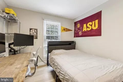 Bedroom - 9074 Brook Ford Rd, Burke, VA 22015 photo 2 of 8