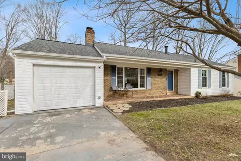 Exterior - 9074 Brook Ford Rd, Burke, VA 22015 photo 6 of 8