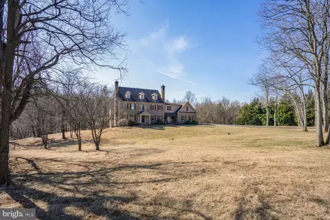 6211 Twin Lakes Ct, Clifton, VA 20124