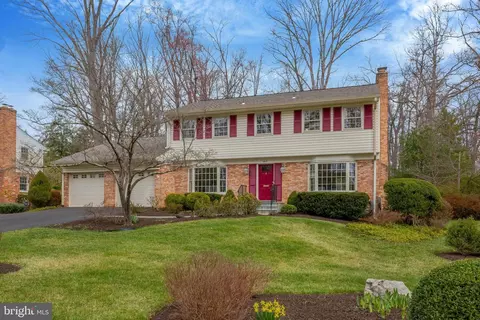 3617 Lido Pl, Fairfax, VA 22031