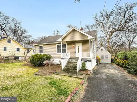 2957 Strathmeade St, Falls Church, VA 22042