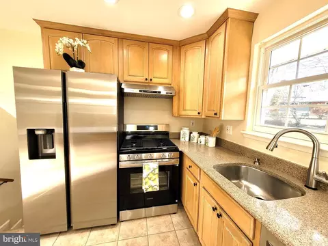 7319 Gresham St, Springfield, VA 22151 photo 16