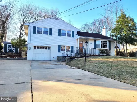 7319 Gresham St, Springfield, VA 22151 photo 2