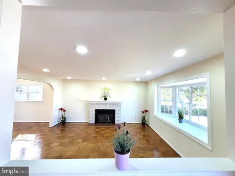 7319 Gresham St, Springfield, VA 22151 photo 10