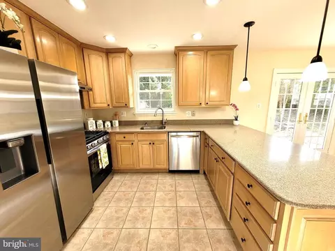7319 Gresham St, Springfield, VA 22151 photo 17
