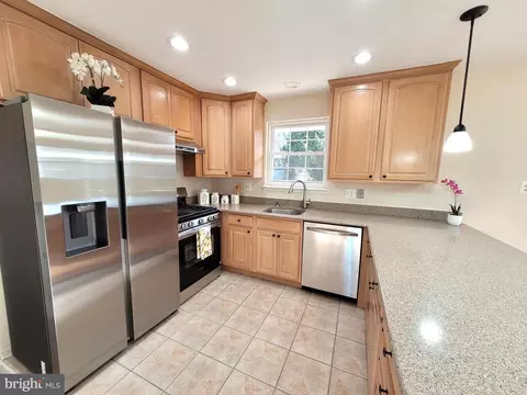 7319 Gresham St, Springfield, VA 22151 photo 13