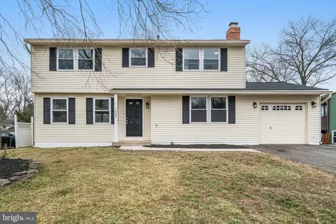 7923 Caledonia St, Alexandria, VA 22309