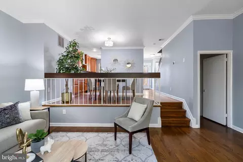 Living - 2010 Golf Course Dr, Reston, VA 20191 photo 3 of 4