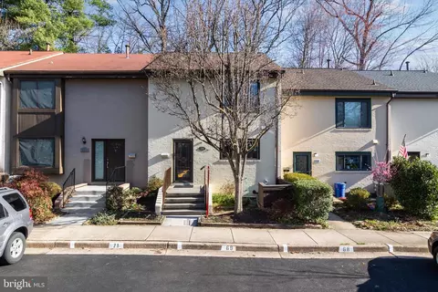 2010 Golf Course Dr, Reston, VA 20191