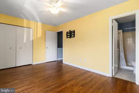 Bedroom - 2010 Golf Course Dr, Reston, VA 20191 photo 3 of 5