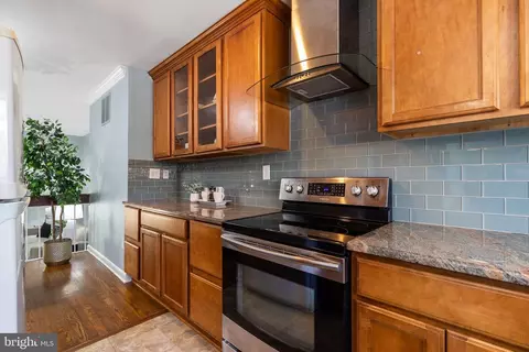 Kitchen - 2010 Golf Course Dr, Reston, VA 20191 photo 2 of 3