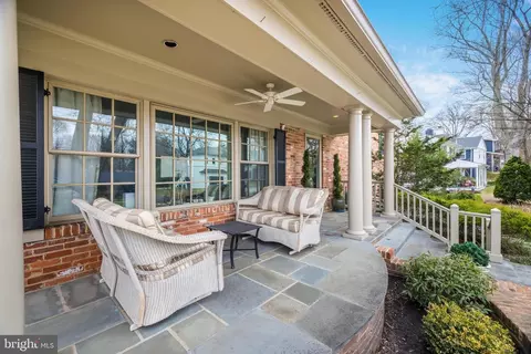 Exterior - 1709 Forest Ln, Mclean, VA 22101 photo 3 of 13