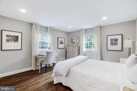 Bedroom - 1709 Forest Ln, Mclean, VA 22101 photo 3 of 7