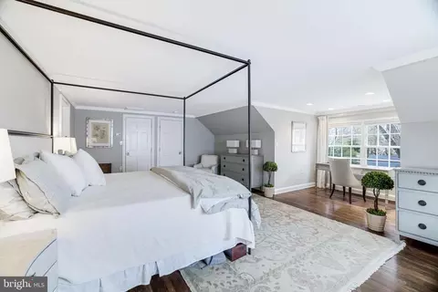 Bedroom - 1709 Forest Ln, Mclean, VA 22101 photo 6 of 7