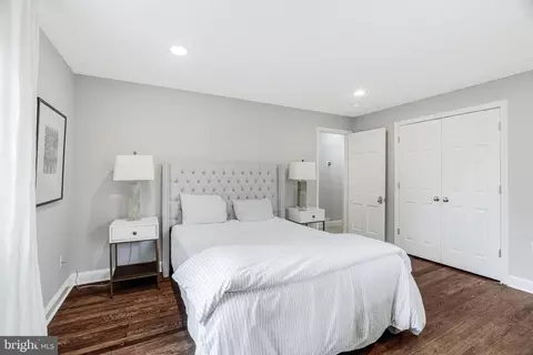 Bedroom - 1709 Forest Ln, Mclean, VA 22101 photo 4 of 7