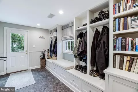 Entry Way - 1709 Forest Ln, Mclean, VA 22101 photo 5 of 5