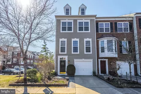 5321 Crimson Sky Ct, Centreville, VA 20120