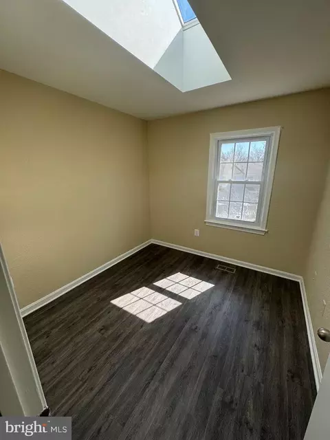 7861 Parthian Ct, Springfield, VA 22153 photo 14