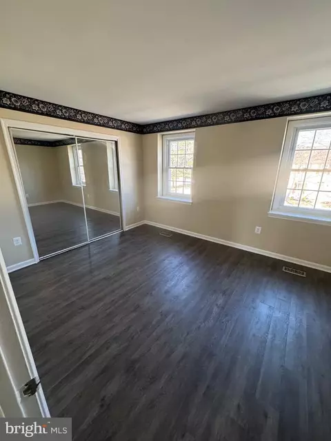 7861 Parthian Ct, Springfield, VA 22153 photo 13