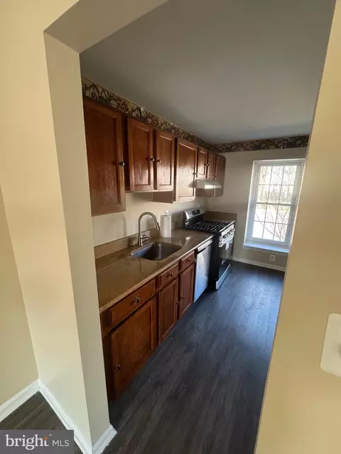 7861 Parthian Ct, Springfield, VA 22153 photo 10