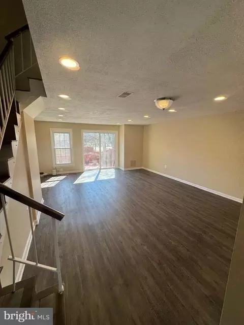 7861 Parthian Ct, Springfield, VA 22153 photo 6