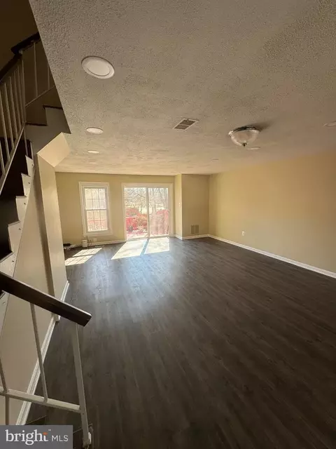 7861 Parthian Ct, Springfield, VA 22153 photo 11