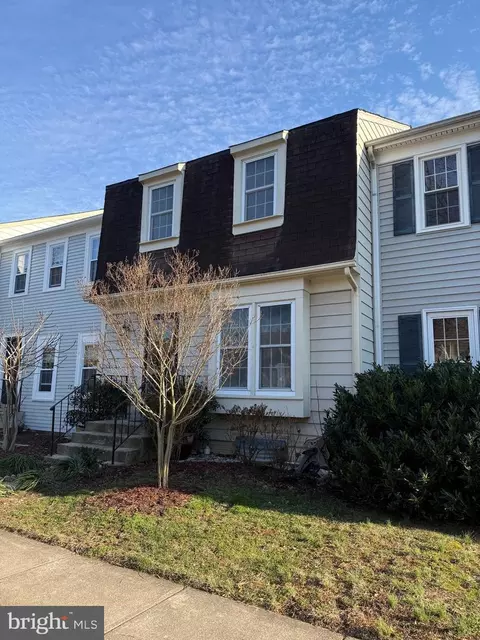 7861 Parthian Ct, Springfield, VA 22153 photo 3