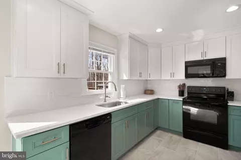 Kitchen - 7318 Spring View Ct, Springfield, VA 22153 photo 2 of 4