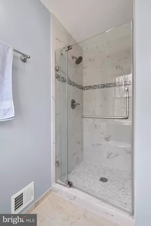 Bath - 7318 Spring View Ct, Springfield, VA 22153 photo 3 of 6