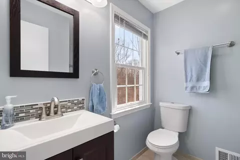 Bath - 7318 Spring View Ct, Springfield, VA 22153 photo 2 of 6
