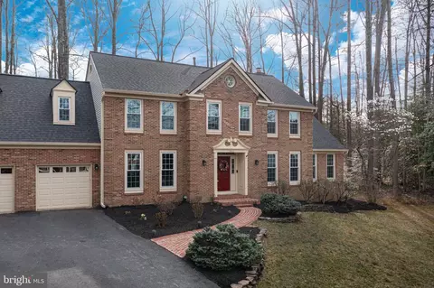 7816 S Valley Dr, Fairfax Station, VA 22039