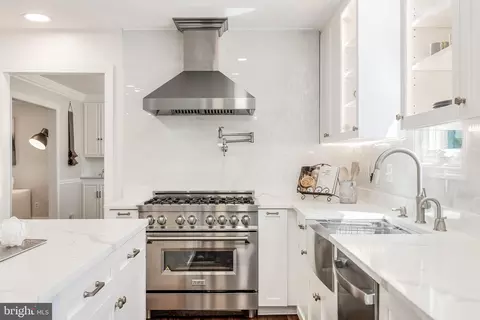 1035 Gelston Cir, Mclean, VA 22102 photo 7
