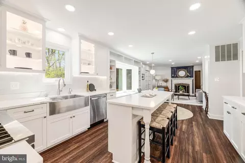 1035 Gelston Cir, Mclean, VA 22102 photo 9